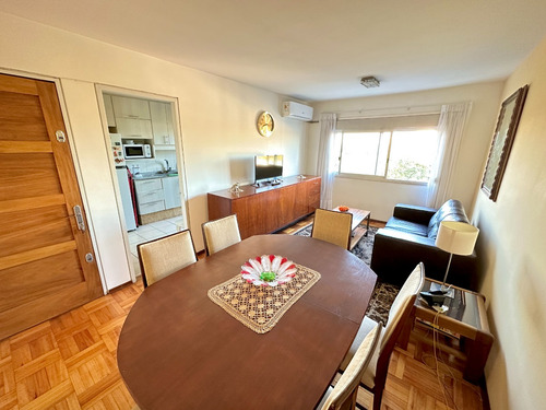 Se Vende Apartamento En Barrio Prado De Dos Dormitorios, Ideal Vivienda O Inversión (venta)