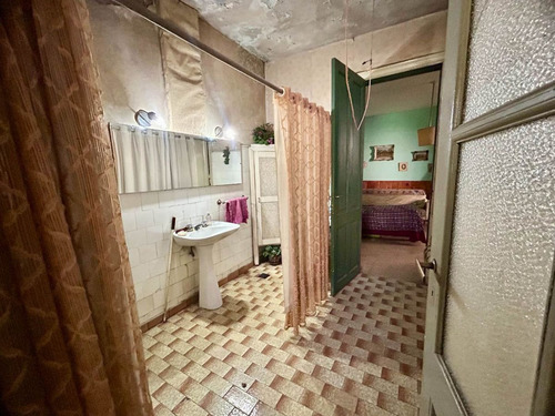 Venta/permuta Casa 5 Amb A Refac Caseros Centro