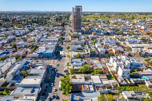 Departamento En Venta, 2 Dormitorios Con Cochera!