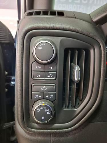 Chevrolet Silverado 4.3 V6 1500 WT Cabina Regular 4x4 At