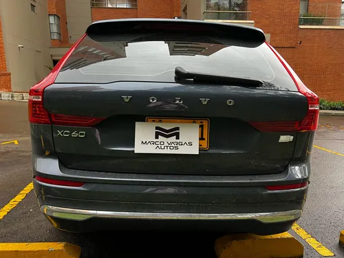 Volvo XC60 2.0 T8 Plus
