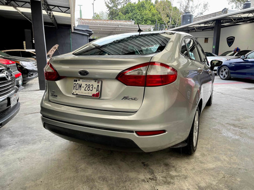 Imagen 6 de 14 de Ford Fiesta 1.6 Se Sedan At 2016