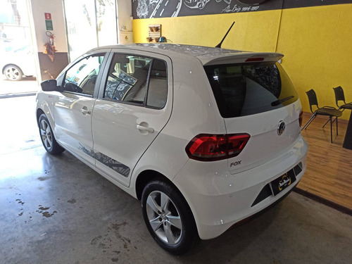 Imagem 4 de 10 de Volkswagen Fox 1.6 Mi Rock In Rio 8v Flex 4p Manual