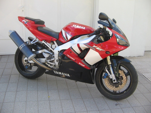 Yamaha R1