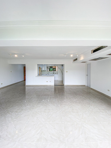 Sky Group Elite Alquila Apartamento Completamente Remodelado En Residencias Isla Dorada Urbanizacion La Viña Valencia