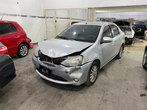 Toyota Etios Xls 2014 En Marcha Y Andando Chocado Poloautos