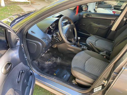 Peugeot 207 1.4 Sedan Xs 2011