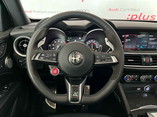 Alfa Romeo Stelvio 2.9L Quadrifoglio Verde V6 Bi-Turbo At