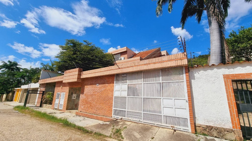 Venta  Moderna Casa Colinas De Guataparo Valencia