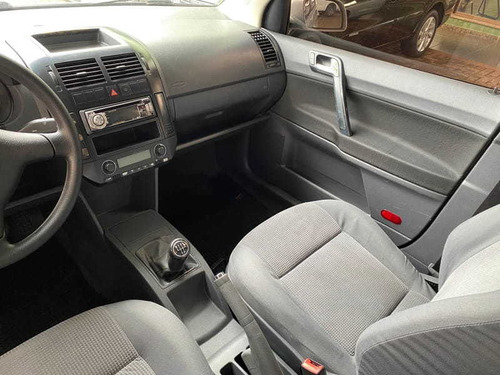 Imagem 12 de 15 de Volkswagen Polo Sedan 1.6 Mi 8v Total Flex 2004