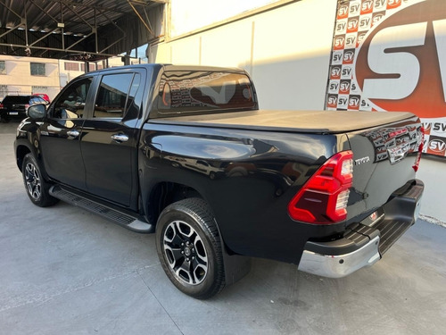 Toyota Hilux 2.8 D-4D TURBO DIESEL CD SRX 4X4 AUTOMÁTICO