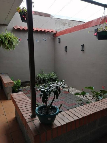 Imagen 11 de 13 de Venta Casa Grande 5 Habitaciones, 3 Baños,doble Uso De Suelo