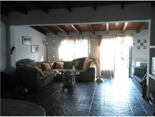 Imagen 3 de 10 de Villa 100% Operativa Con Aire Central, Piscina Privada Y Area De Parrilla De La Villa, Adicionalmente El Conjunto Residencial Posee En La Áreas Comunes Piscina, Areas Verdes Y Churuata.