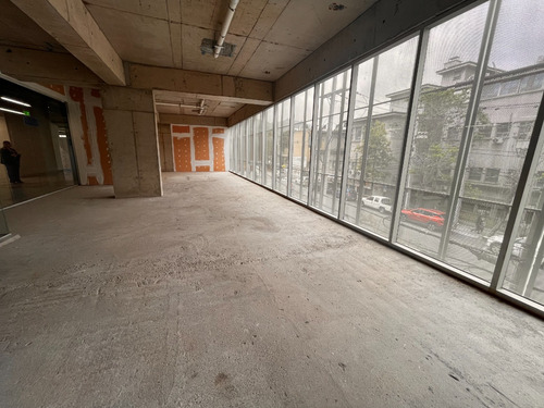 Planta Libre En Nuevo Strip Center, Metro Hospitales