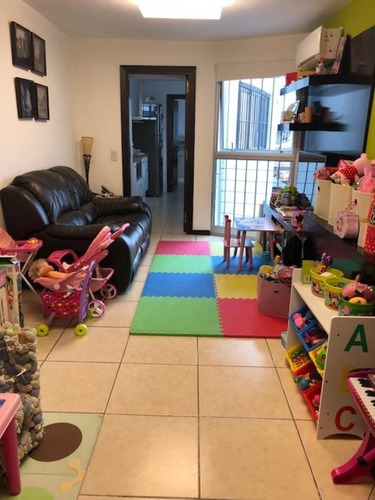 Apartamento En Venta En Punta Carretas De 3 Dormitorios. Garaje Doble.