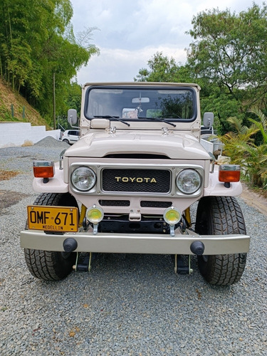 Imagen 2 de 19 de Toyota Land Cruiser 1983 4.2 Fj43