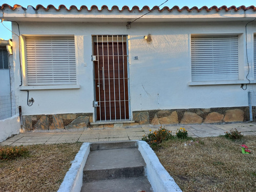 Alquilo Casa 1 Dormitorio En  Santiago Vázquez 