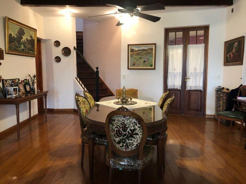 Casa Excelente Calidad En Barrio De Chacras