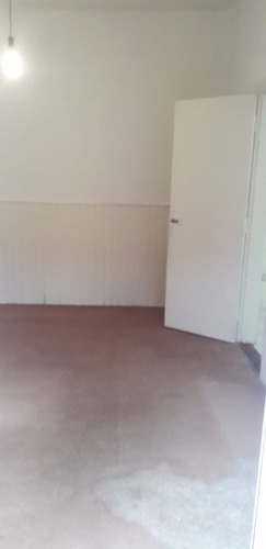 Ph En Alquiler De 2 Ambientes Con Patio En Sarandi - Con Detalles