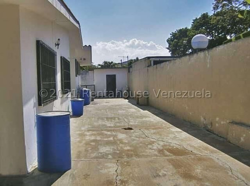 Imagen 11 de 17 de Julio Latouche Rentahouse Vende Amplia Y Comoda Casa Lomas Del Este Valencia 22-12008