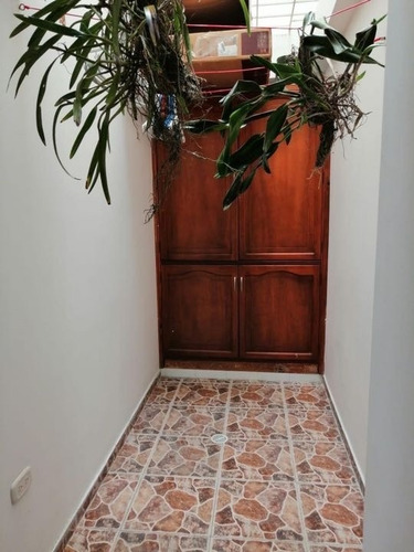 Barrio Altamira - Apartamento En Edificio