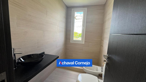 Casa En Puertos, Vistas Con Amplio Jardín