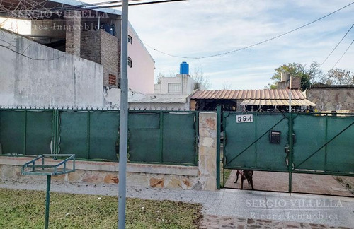 Imagen 3 de 12 de Casa A Reciclar En Venta En Granadero Baigorria