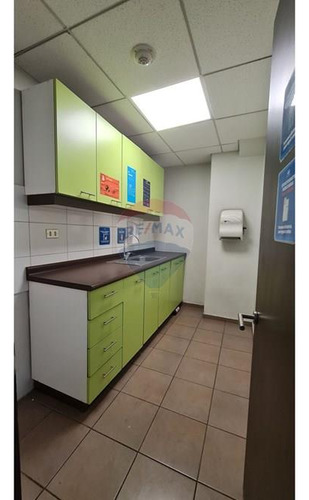 Arriendo Edificio Oficinas Y Gran Local En Bandera