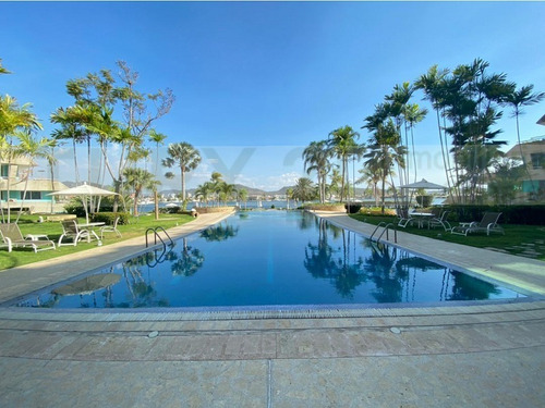 Apartamento En Venta En Lechería. C.r Isla Paraíso