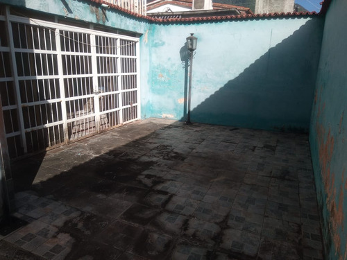 Venta De Casa Dos En Una, Conjunto Roma, Urb. Valle Arriba, Guatire