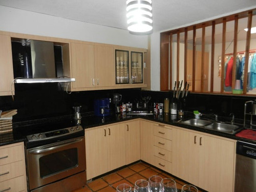 Preciosa Casa Totalmente Amoblada, En Alquiler. En Los Palos Grandes. 24-12236