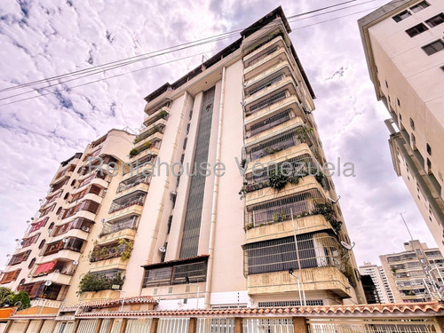 Apartamento Remodelado En Venta, Urb. El Paraiso