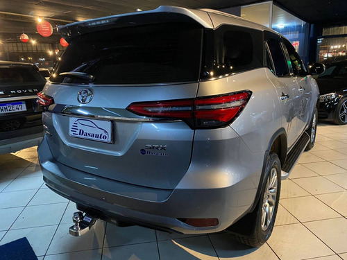 Imagem 4 de 14 de Toyota Hilux Sw4 2.8 D-4d Turbo Diesel Srx 7l 4x4