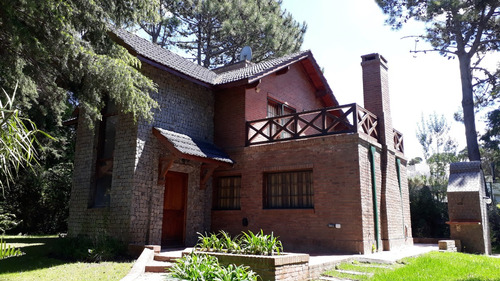 Excelente Casa En Cariló Para Finde Largo,  Máximo 11 Personas