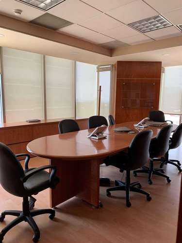 Oficinas En Torre Quadrata