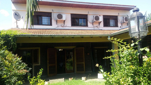 Imagen 13 de 14 de Chalet Amplio,buena Ubicación,jardin,varela Centro