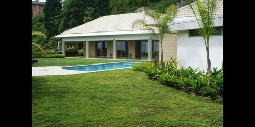 Imagen 1 de 14 de Se Vende Espectacular Casa Nueva Con Piscina En La Lagunita