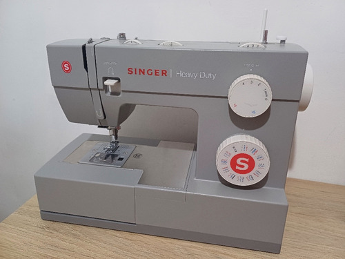 Maquina De Coser Singer Heavy Duty 4432 