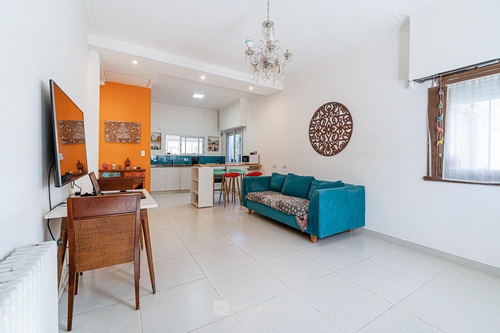 Venta - 2 Casas Con Gran Parque Y Pileta - Zona Pompeya