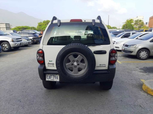 Imagen 6 de 14 de Jeep Cherokee Renegade 2006 4x4 Sincrónico