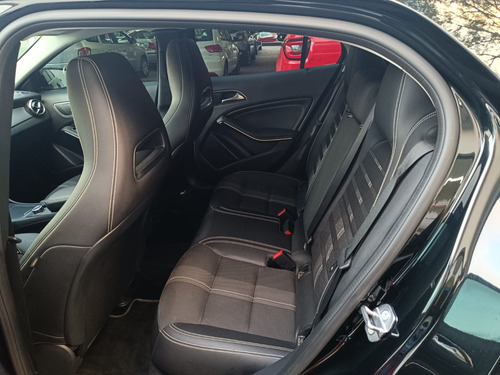 Mercedes-Benz Classe GLA 1.6 Advance Turbo Flex 5p