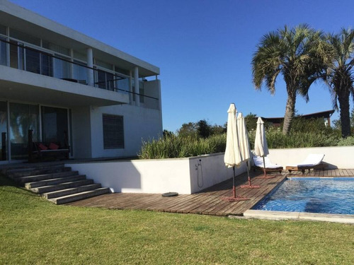 Casa En Alquiler De 3 Dormitorios En Punta Piedras