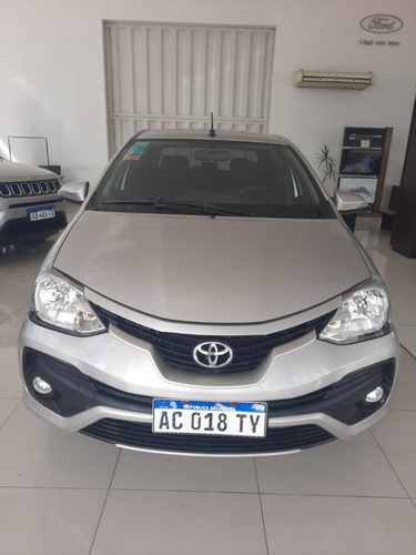 Imagen 3 de 16 de Toyota Etios Xls 1.5 4p 2017 // 4632025