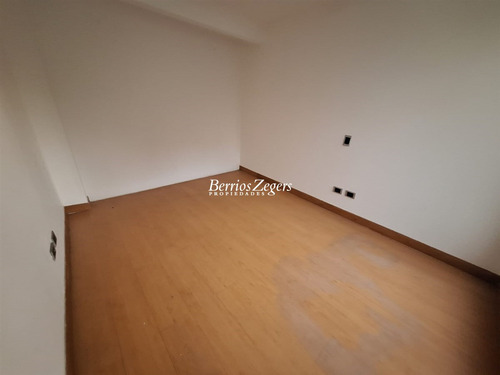 Casa En Arriendo De 5 Dorm. En Las Condes