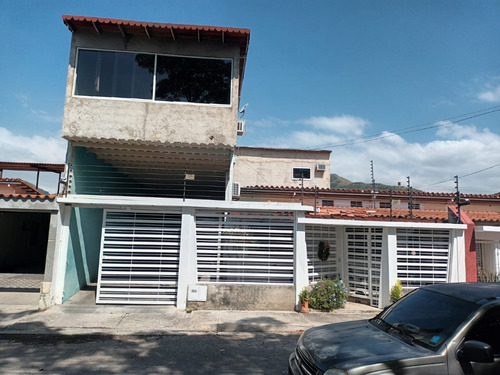 Casa En Venta  Base Sucre Maracay Mg1256