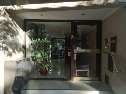 Imagen 2 de 25 de Venta Dpto. De 2 Amb, Luminoso, Muy Buen Estado, Excelente Ubicacion