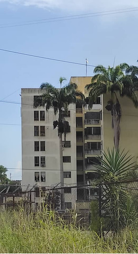 Venta De  Apartamento En Las Palmeras Naguanagua 51-03