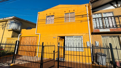 Se Vende Amplia Casa Sector Las Torres 4 Dorm Regularizada