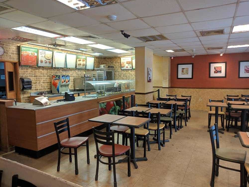Imagen 9 de 17 de Local Comercial Frente A La Plaza Los Mangos