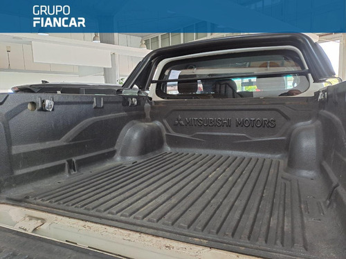 Imagen 12 de 14 de Mitsubishi L200 4x4 Turbo Diesel 2020